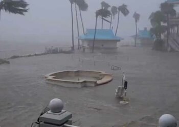 अमेरिकाको फ्लोरिडामा शक्तिशाली आँधी