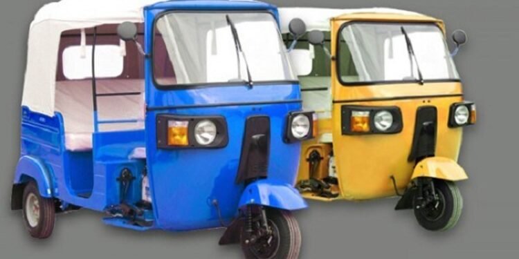 अटो चलाएर गुजारा गर्छन् सलाम बम्बेका शफीक