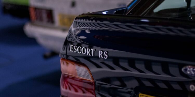 राजकुमारी डायनाको स्पोर्टी फोर्ड एस्कर्ट ७३७००० पाउन्डमा बिक्यो