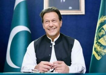 इमरान खान सवार विमानको किन आकस्मिक अवतरण ?