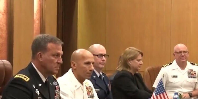 1.5 वर्षको अन्तराल पछि अमेरिकी जनरल को भ्रमण