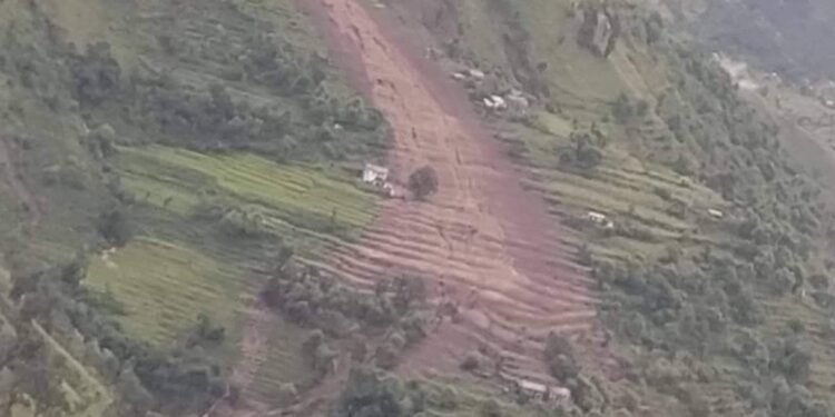 अछाममा पहिरोमा परि ९ जनाको मृत्यु, २० जना घाइते