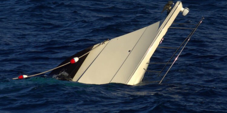 आप्रवासी सवार डुंगा ट्युनिसियाको तटमा डुब्यो, ११ जनाको मृत्यु