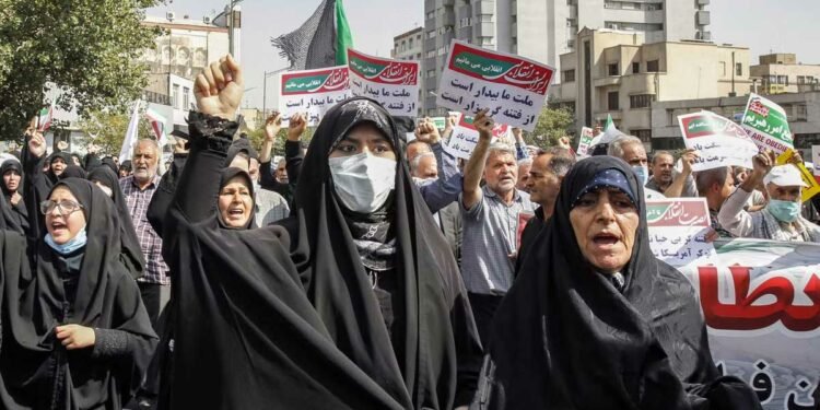 इरानमा हिजाबविरोधी प्रदर्शनः कम्तीमा ७५ प्रदर्शनकारीको मृत्यु