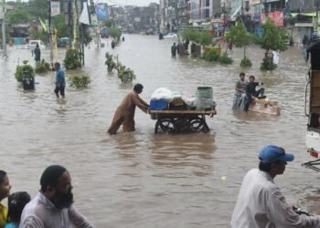 पाकिस्तानमा चौबीस घन्टायता बर्षा र बाढीबाट ५४ जनाको मृत्यु
