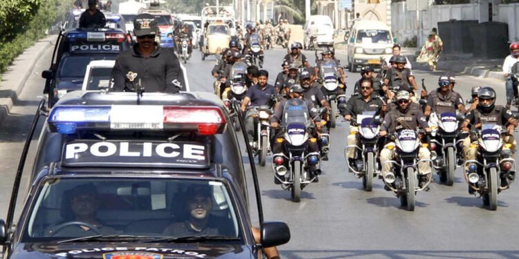 सर्वसाधारणलाई यातना दिएको आरोपमा पाकिस्तानमा चार प्रहरी निलम्बित