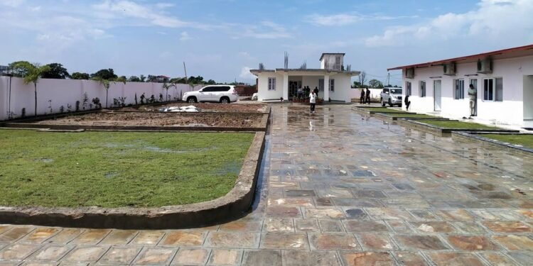 भरतपुरमा प्रचण्डको नयाँ घर, घटस्थापनाको साइत पारेर गरे गृह प्रवेश