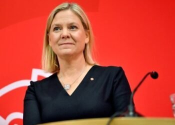 स्वीडेनकी प्रधानमन्त्रीले राजीनामा दिँदै