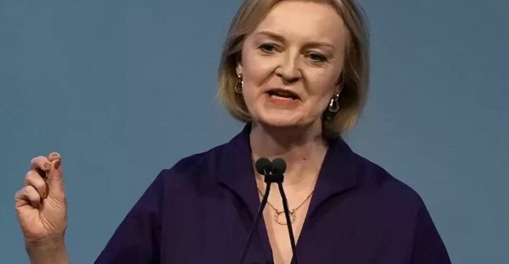 बेलायती प्रधानमन्त्री ट्रसद्वारा विवादास्पद कर कटौतीको बचाउ