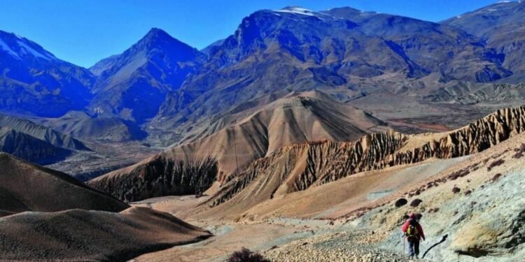 चिसो छल्न उपल्लो मुस्ताङवासी बेँसी झर्दै