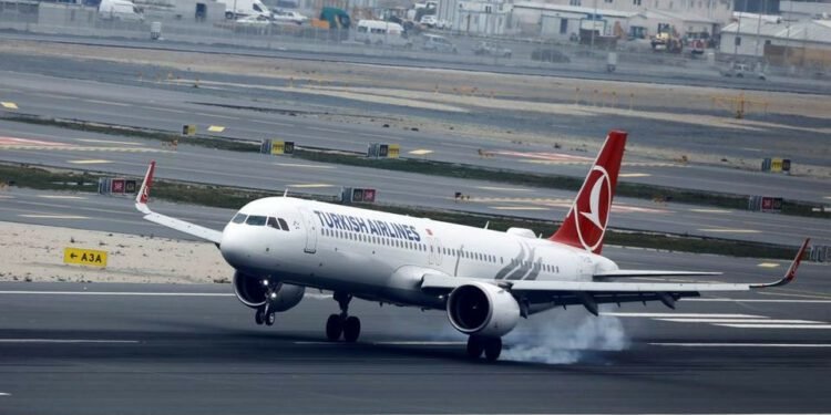 जड्याहा यात्रुले विमान परिचरको औँला टोकिदिएपछि…