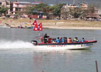 नारायणी नदीमा सञ्चालन हुन थाले मोटरबोट