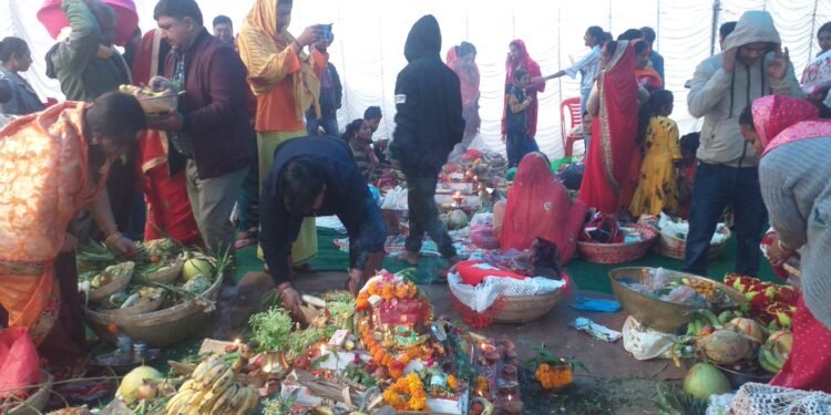 पोखराका वर्तालुले उदाउँदो सूर्यलाई अर्घदिँदै समाप्त गरे छट