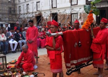 नवरात्रको सातौँ दिन दसैँघरमा भित्र्याइँदै फूलपाती