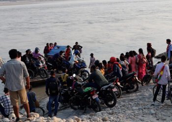 कर्णाली तर्न अझै पनि डुंगाकै भर