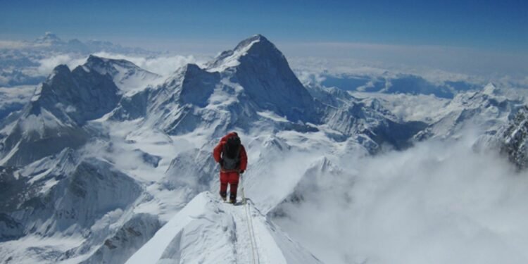 सगरमाथा चढ्न ५ जनाले लिए अनुमति
