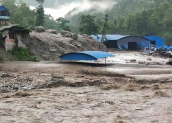 २४ घण्टामा बाढीपहिरोबाट १६ जनाको मृत्यु