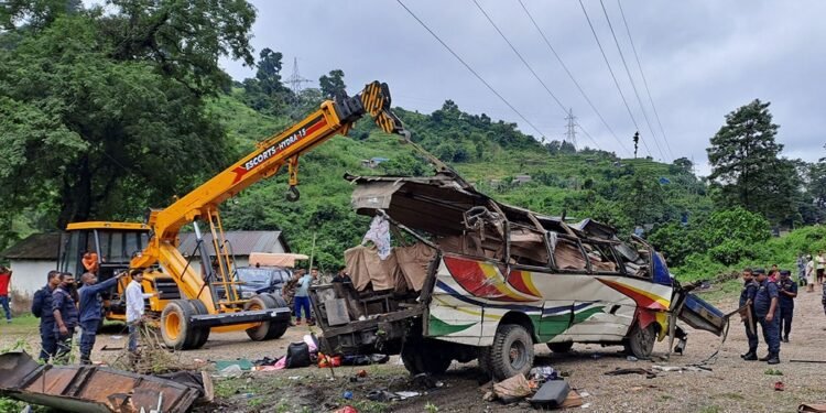 बाराको जितपुर  बस दुर्घटना हुँदा मृत्यु भएका १८ जनाकै सनाखत