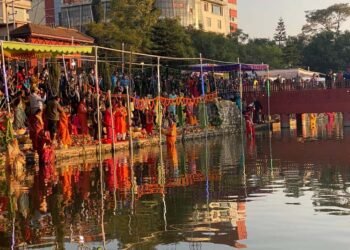 छठको रौनकः राष्ट्रपति, प्रधानमन्त्री लगायतले गरे पूजा