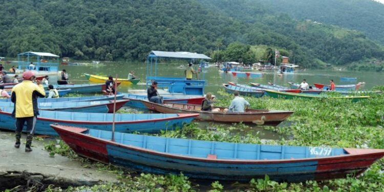पर्यटक नहुँदा बेगनासका डुङ्गा व्यवसायी निराश