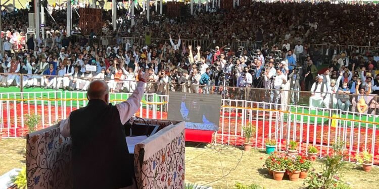 गृहमन्त्री अमित शाहसँगको सार्वजनिक जमघटमा १ लाखभन्दा बढी पहाडी हरू उपस्थित