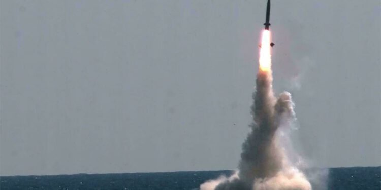 उत्तर कोरियाद्वारा दुई ब्यालेस्टिक क्षेप्यास्त्र समुद्रमा प्रक्षेपण