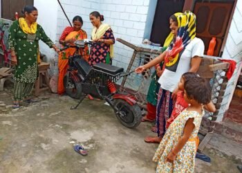 ११ मा अध्ययनरत सोहनले बनाए घरमै विद्युतीय मोटरसाइकल