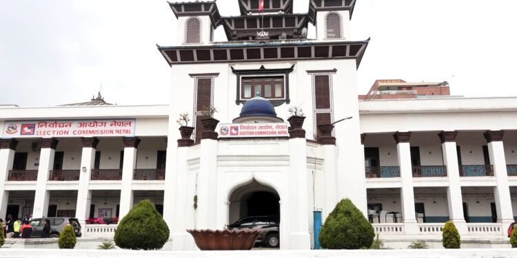 उम्मेदवारविरुद्ध उजुरी परे के गर्ने ?