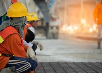 ज्याला रकम नपाउँदा दशैँ कसरी मनाउने भन्ने चिन्तामा मजदुर