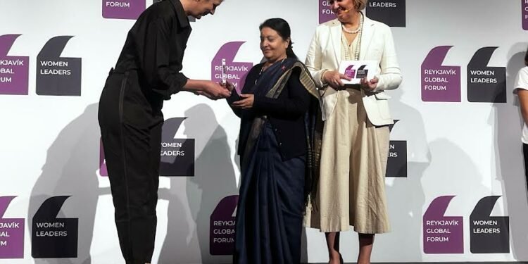 आइल्याण्डमा राष्ट्रपति भण्डारीलाई ‘डब्ल्युपीएल ट्रेलब्लेजर अवार्ड’ प्रदान