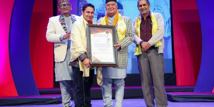 मेकअप आर्टिष्ट टेकराज पाण्डेलाई ‘राष्ट्रिय सौन्दर्यकर्मी सम्मान’