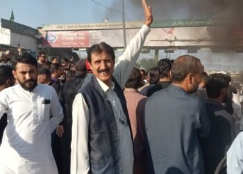 पाकिस्तान: पीटीआई कार्यकर्ता र प्रहरीबीच झडप हुँदा हिंसा भड्कियो