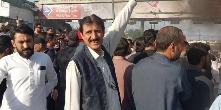 पाकिस्तान: पीटीआई कार्यकर्ता र प्रहरीबीच झडप हुँदा हिंसा भड्कियो