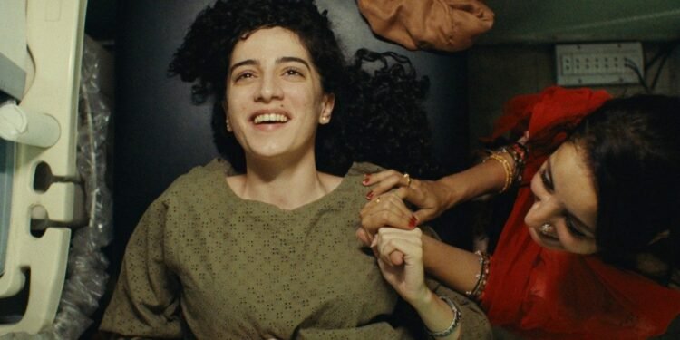 पाकिस्तानले ओस्कार अवार्डका लागि आधिकारिक प्रवेश गर्ने चलचित्र ‘जोयल्याण्ड’लाई प्रतिबन्ध लगाएको छ