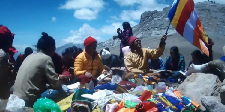 उपल्लो डोल्पाको स्वास्थ्य सेवाः आम्ची र भगवान् भरोसा