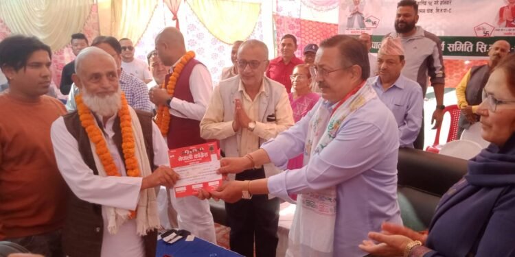 बसडिलियाको सिङ्गो गाउँ नै कांग्रेसमा प्रवेश