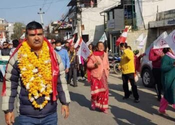 नवराज सिलवालको क्षेत्रका एमाले नेता बालमुकुन्द कांग्रेसमा भित्रिए