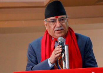 ओलीले संविधान र संघीयतालाई अपहरण गर्ने काम गरे : ‘प्रचण्ड’