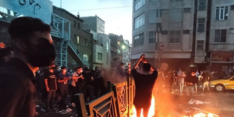 इरानी सुरक्षाबलको कारबाहीमा बालबालिकासहित १० जनाको मृत्यु