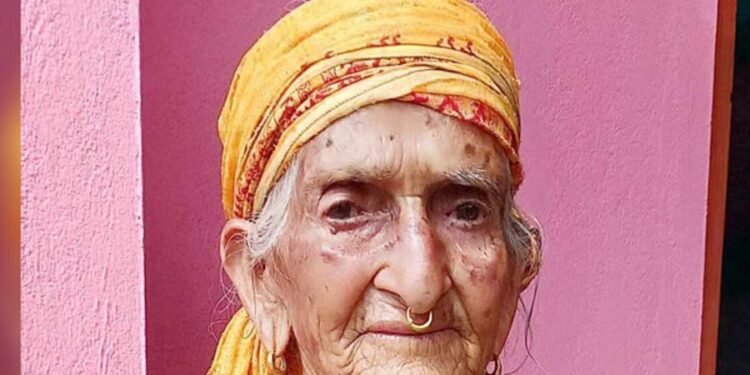 सबैभन्दा बढी ११३ वर्षीया मानमती भट्टले गरिन् मतदान