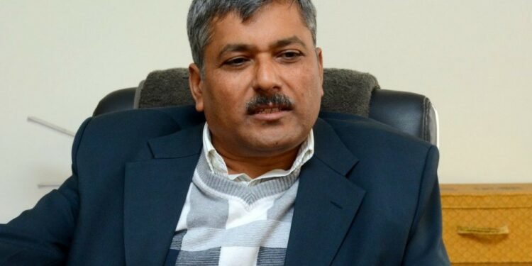 राष्ट्र बैंकको नीतिले अर्थतन्त्र सुधारोन्मुख : गभर्नर अधिकारी