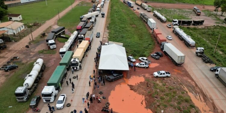 चुनावी नतिजाको विरोध गरिरहेका ट्रक चालकहरूलाई सडक खाली गर्न बोल्सोनारोको अपील