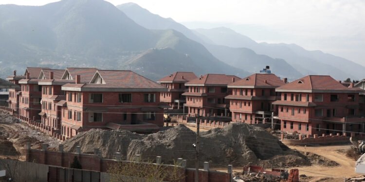 नयाँ मन्त्री पुरानै निवासमा