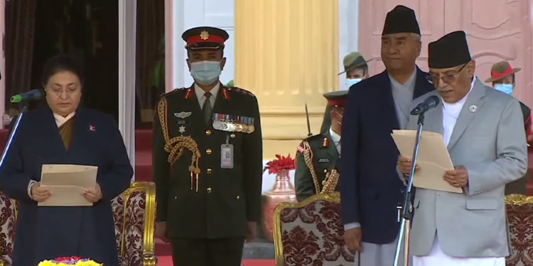 प्रचण्डले लिए प्रधानमन्त्रीको पद तथा गोपनीयताको शपथ