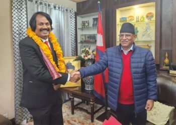 खुमलटारमा प्रचण्ड र सीके राउतबीच भेटवार्ता