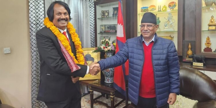 खुमलटारमा प्रचण्ड र सीके राउतबीच भेटवार्ता