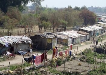 सकुम्बासीका पीडाः पहिले बस भने, अहिले हट भन्छन्