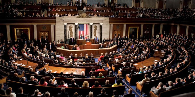 अमेरिकी सदनद्वारा १.७ ट्रिलियन अमेरिकी डलरको सरकारी कोष पारित