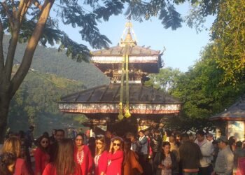 फेवातालको बीचमा अवस्थित वाराही मन्दिर पुनःनिर्माण गरिँदै
