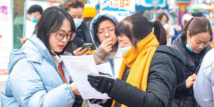चीनमा युवा बेरोजगार दर बढ्दो मात्रामा